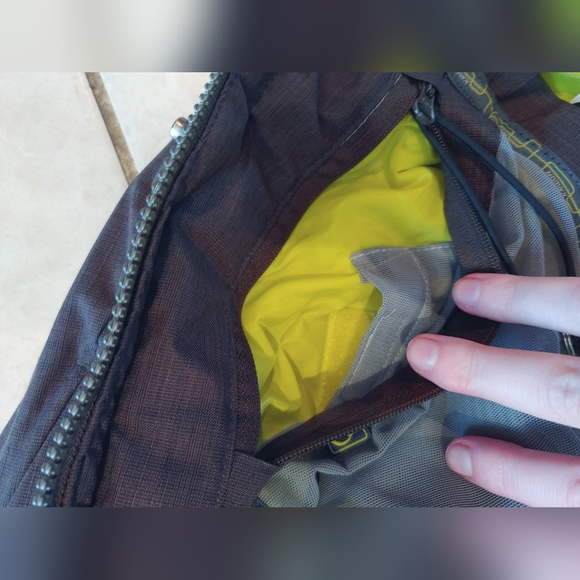 KARBON,NWOT, ladies winter's coat, ski and snow jacket, coat size 8 - Picture 16 of 16